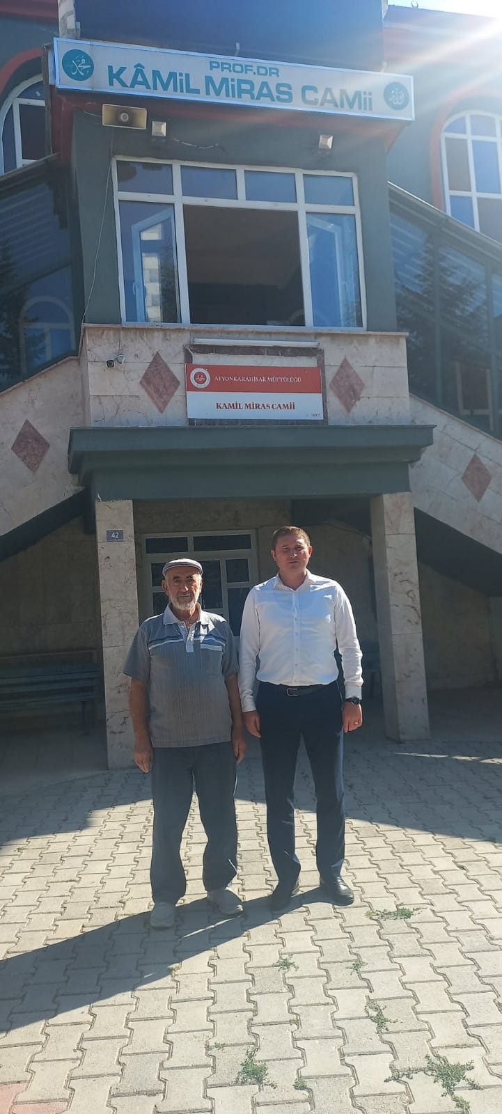 Afyonkarahisar Profesör  Kamil Miras Cami ve Kuran Kursu Yaptırma Yaşatma Derneğine Ziyaret