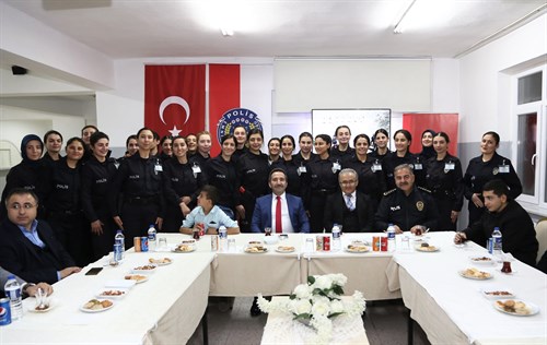 Vali Ali Mantı Polis Adayları ve Sevgi Evlerinde Kalan Öğrencilerle düzenlenen programda bir araya geldi