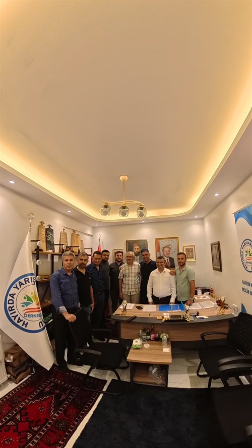 Kütahya İl Sivil Toplumla İlişkiler Müdürümüz Ömer KARAKAYA Hayırda Yarışanlar Derneği‘ni ziyaret etti.